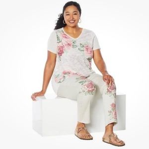 NWT - DG2 Diane Gilman Stretch Denim Jeans with Rose Print, Beige, 24PW